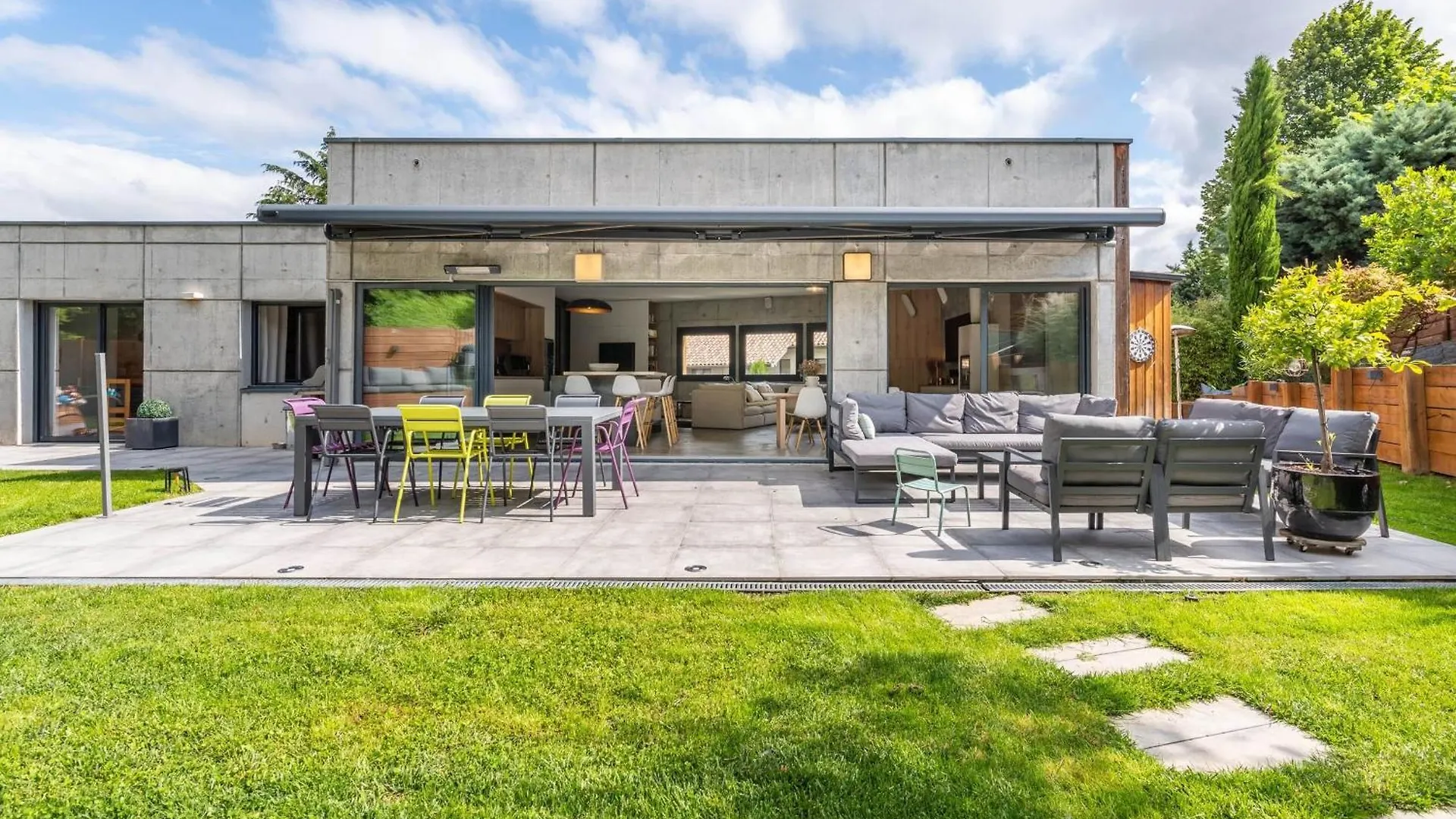 La Moderne - Modern house with pool and garden Villa Saint-Romain-au-Mont-D'or