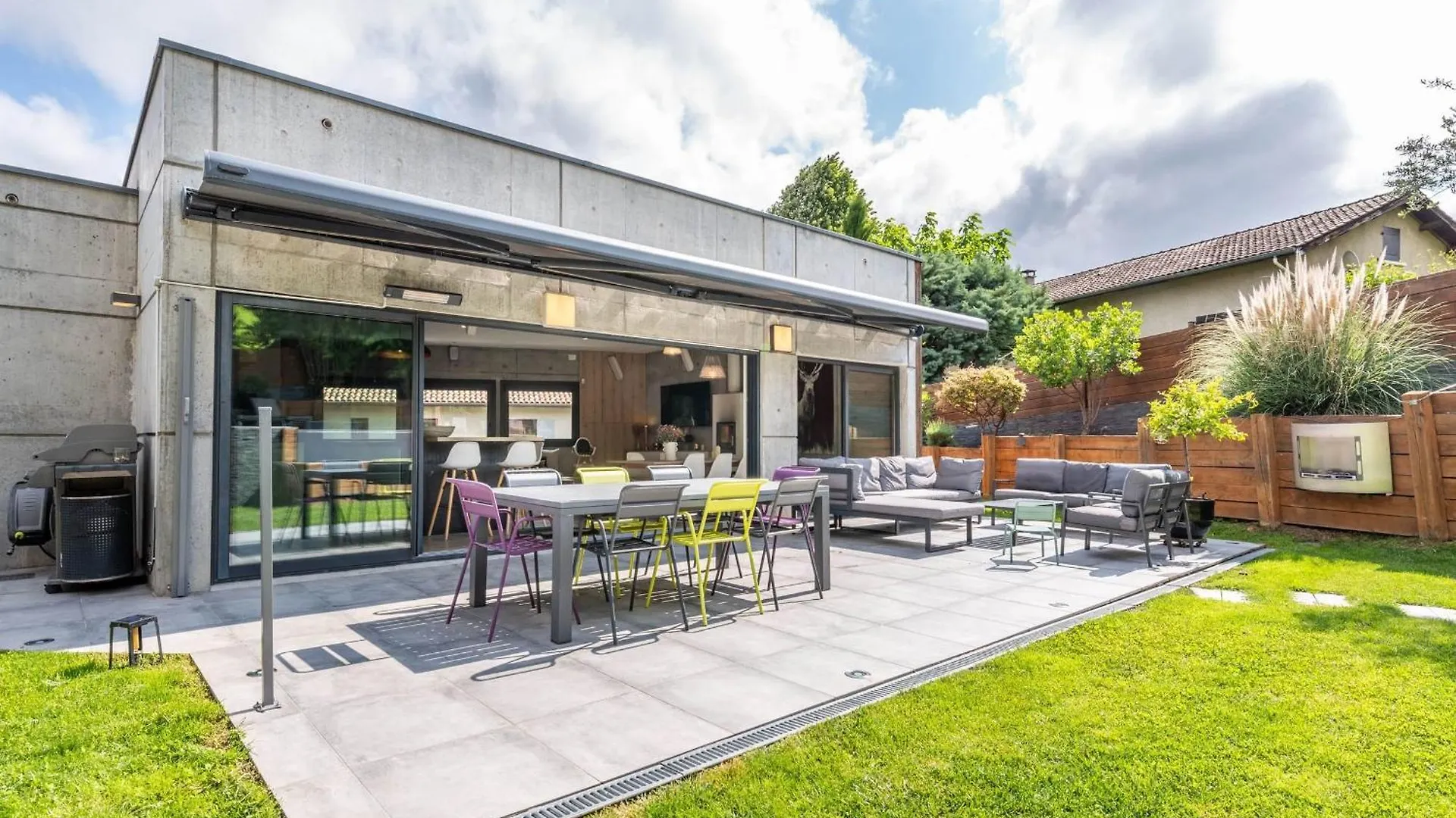 La Moderne - Modern house with pool and garden Villa Saint-Romain-au-Mont-D'or Fransa