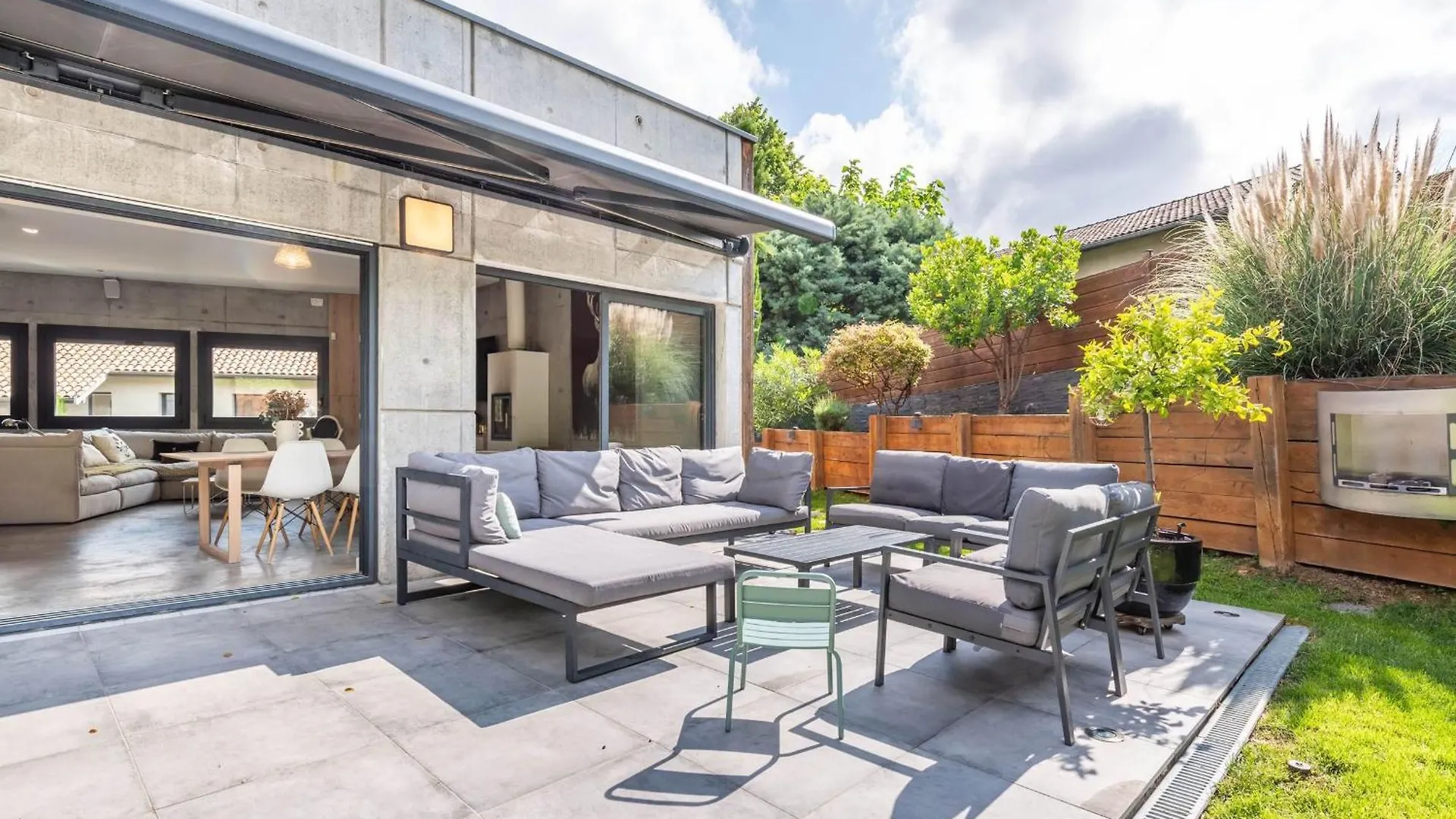 La Moderne - Modern house with pool and garden Villa Saint-Romain-au-Mont-D'or