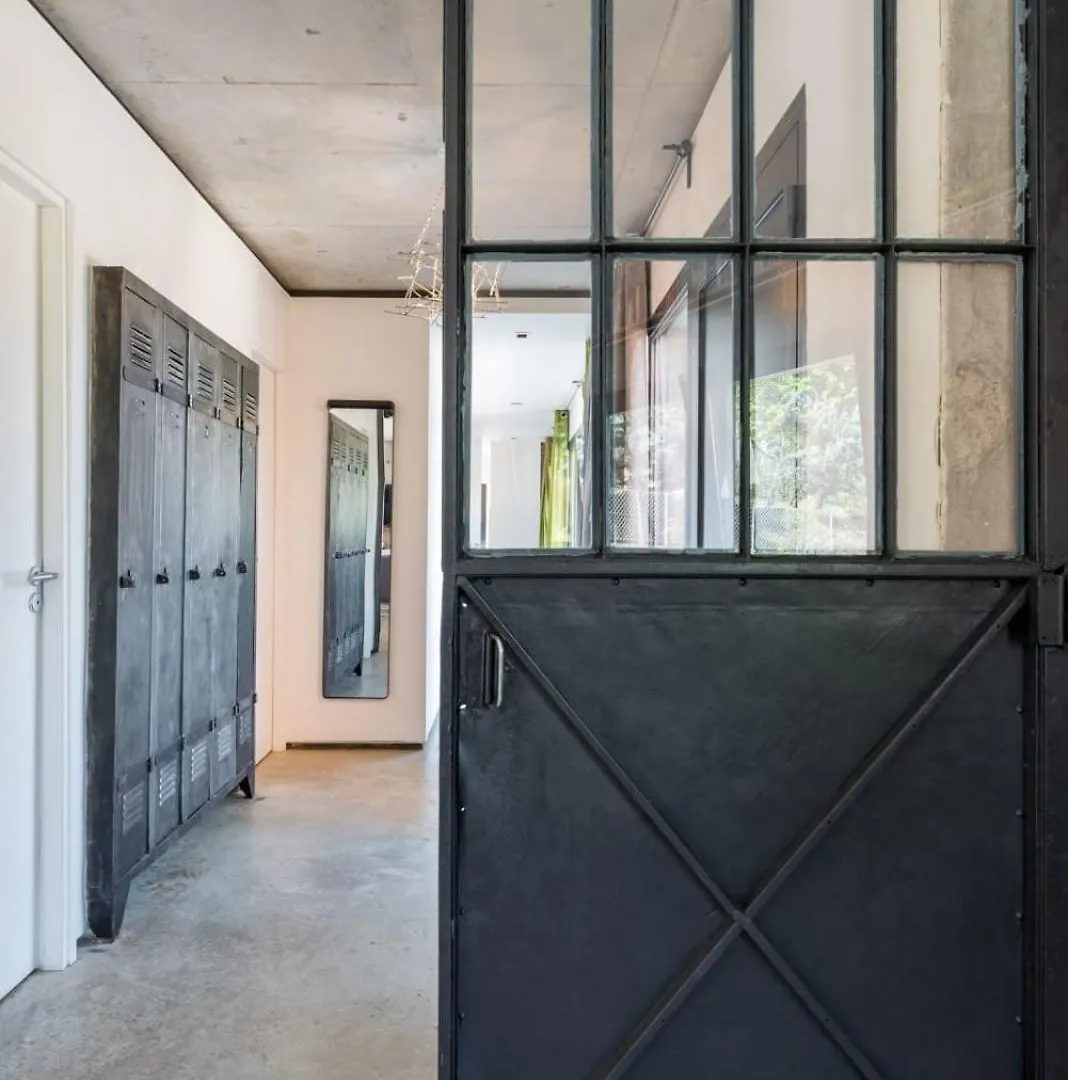La Moderne - Modern house with pool and garden Villa Saint-Romain-au-Mont-D'or 0*,  Fransa